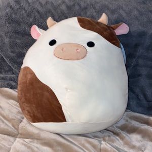 🧸 Squishmallow “Ronnie” cow
16” BNWT